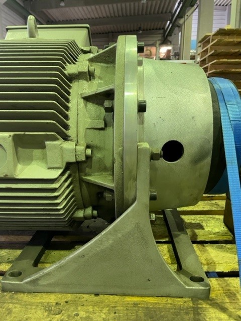 Siemens_Motor Siemens Drehstrommotor 75 kW 1LG4280-4AA61-Z 280S / 02201-3136 / UC 0603/001514702 IMB5