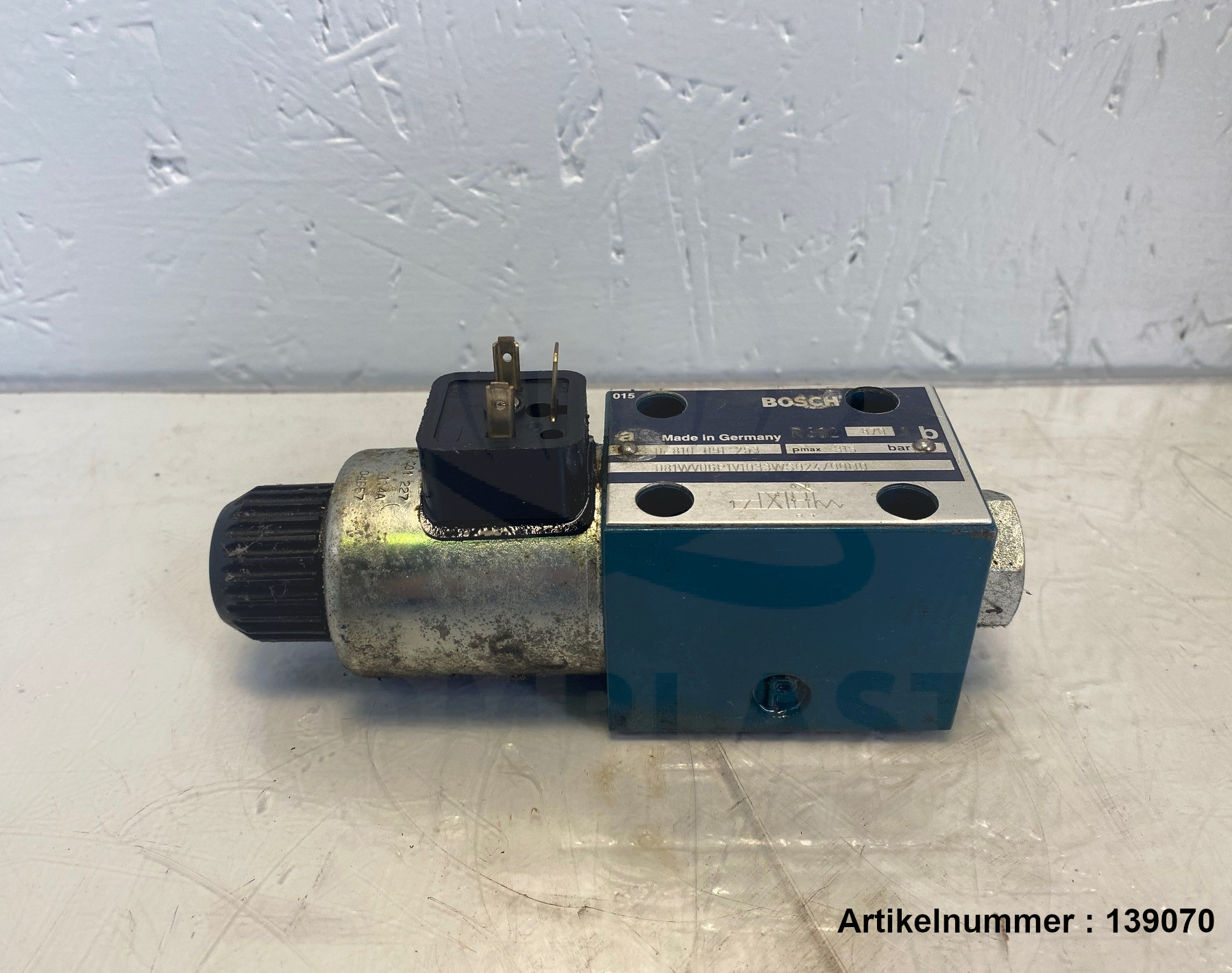 BOSCH 4/2 directional control valve NG6 / 0 810 091 253