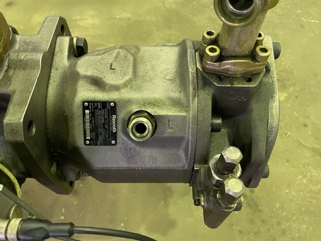 Engel 3-fach Pumpenkombi + Motor 75kW AKP140_AKP140_AKP71 / 00383-680-10-10-160 Engel 3-fach Pumpenkombi + Motor 75kW AKP140_AKP140_AKP71 / 00383-680-10-10-160