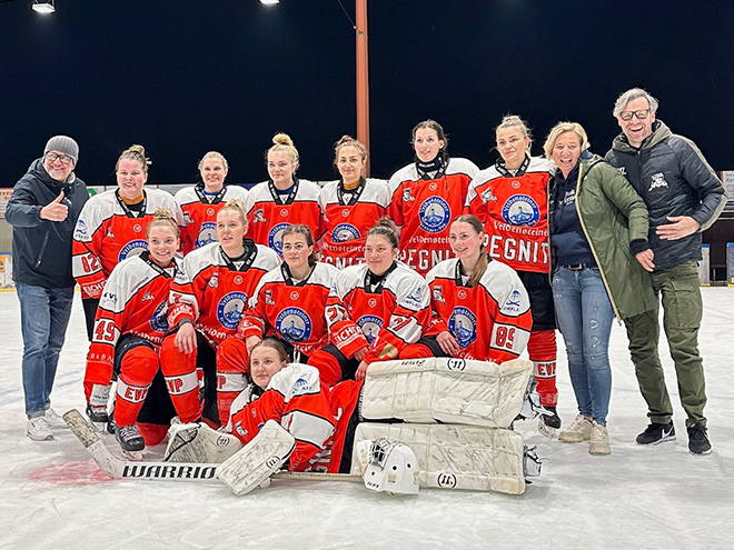 EV Pegnitz ICE DOGS Complast unterstützt den ortsansässigen Eishockey Verein