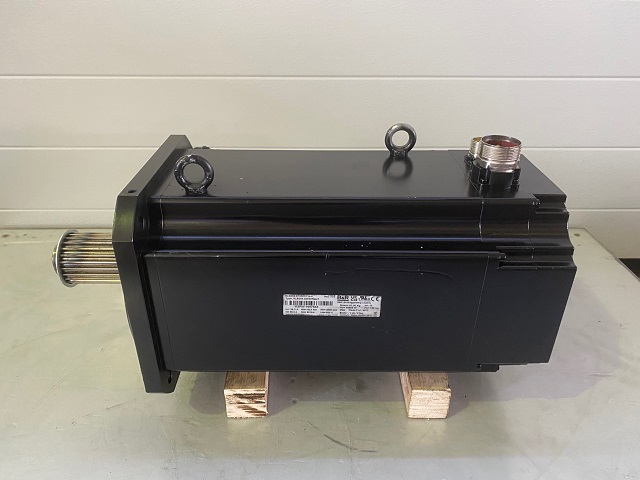 B&R servo motor 8LSE84.ee030ffgg-0 / 11119661 / as good as new