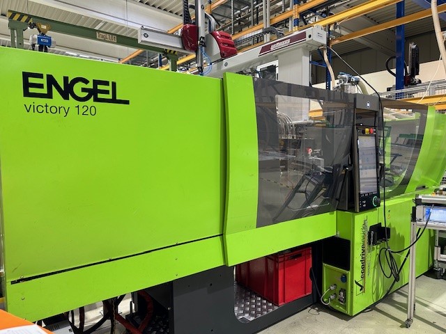 Engel VICTORY 500/120 SPEX + W818, 2017
