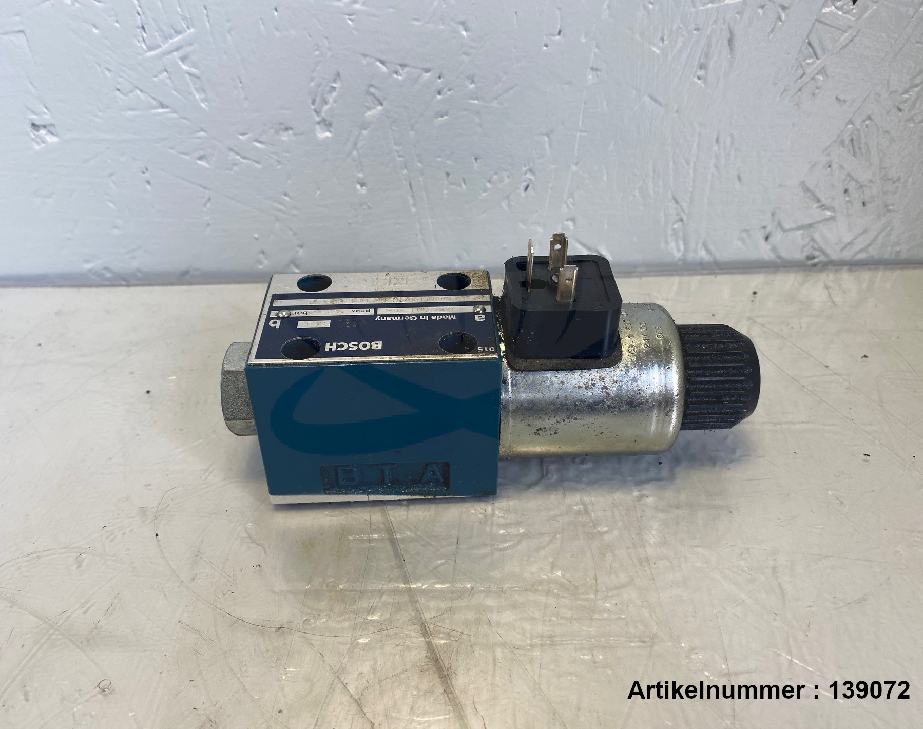 BOSCH 4/2 directional control valve NG6 / 0 810 091 268
