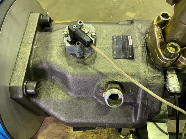 Engel 3-fach Pumpenkombi + Motor 75kW AKP140_AKP140_AKP71 / 0403-620-10-10-160 Engel 3-fach Pumpenkombi + Motor 75kW AKP140_AKP140_AKP71 / 0403-620-10-10-160