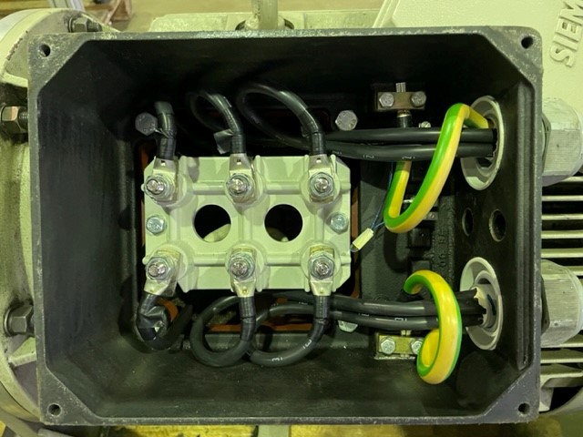 Siemens_Motor Siemens Drehstrommotor 75 kW 1LG4280-4AA61-Z 280S / 02201-3136 / UC 0603/001514702 IMB5