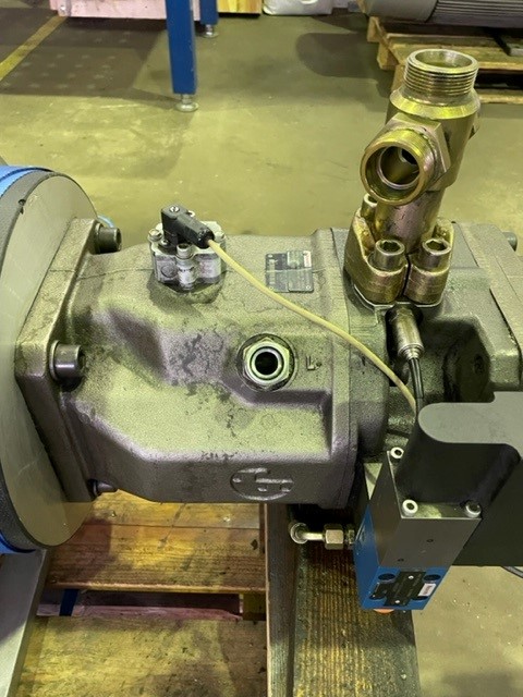 Engel 3-fach Pumpenkombi + Motor 75kW AKP140_AKP140_AKP71 / 00383-680-10-10-160 Engel 3-fach Pumpenkombi + Motor 75kW AKP140_AKP140_AKP71 / 00383-680-10-10-160