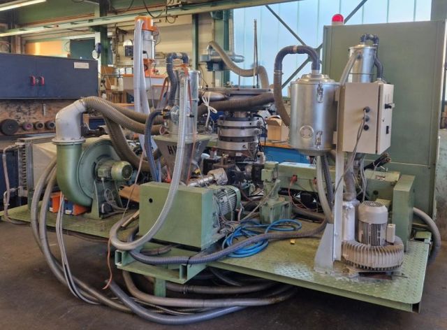 3-layer extrusion line (complete) on rotating platform + automatic winder, 1995